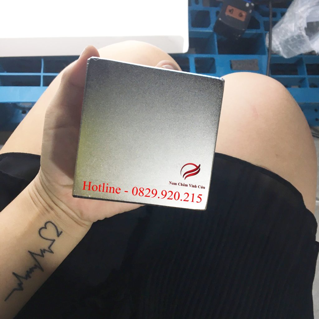 nam-cham-vuong-sieu-hut-n38-f8x8x5cm