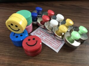 NAM-CHAM-DINH-BANG-CAM-TAY