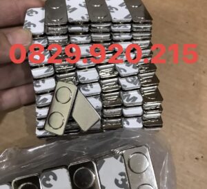 nam-cham-the-ten-nhan-vien