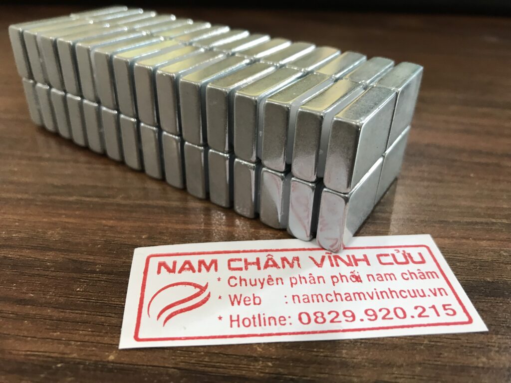NAM CHÂM GIÁ RẺ