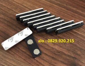 nam-cham-the-ten-nhan-vien