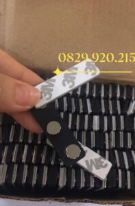 nam châm thẻ tên 3 viên đen