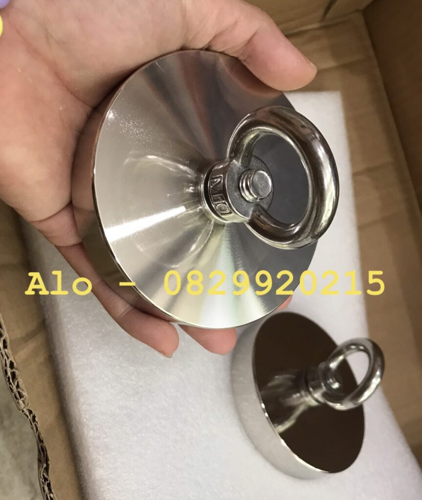 NAM CHÂM CỨU HỘ DƯỚI NƯỚC